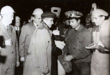 1977-09-15_Photo DA571_Nicolae Ceausescu in the middle of the Jiu Valley miners