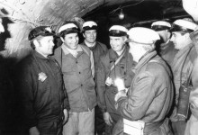 Ceausescu with JV miners- photo Matinal
